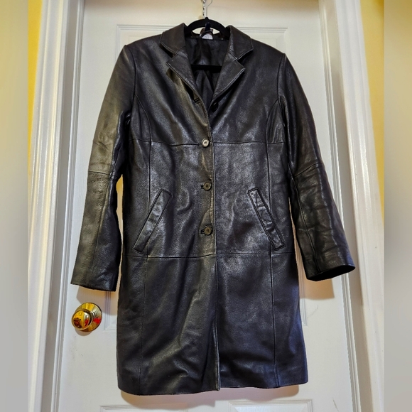 Reitmans Genuine black leather jacket, size medium - Picture 1 of 7